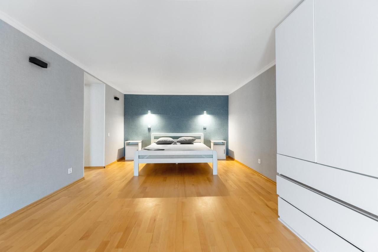 18 Deribasivska Street Jacuzzi Apartment Οδησσός Εξωτερικό φωτογραφία